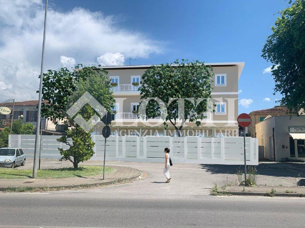 appartamento in vendita a Camaiore in zona Lido di Camaiore