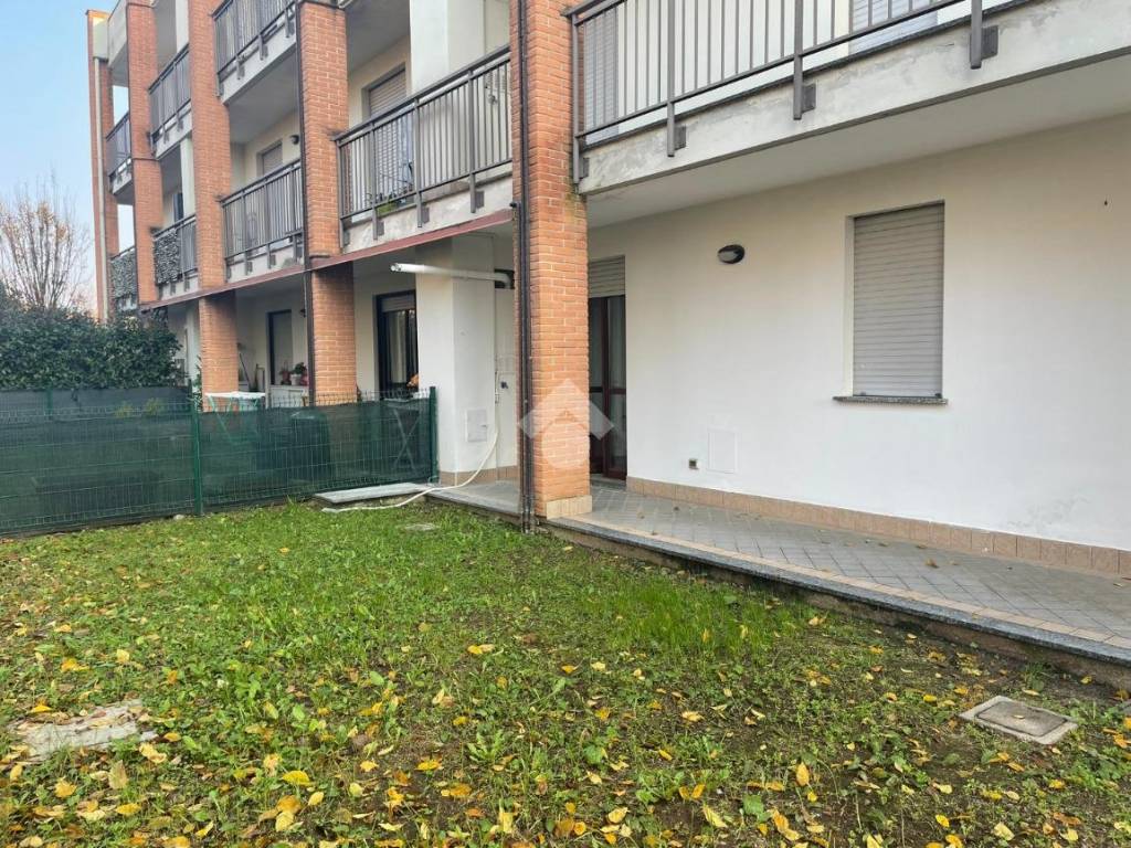 Bilocali con riscaldamento autonomo in vendita a Cardano al Campo -  TrovaCasa