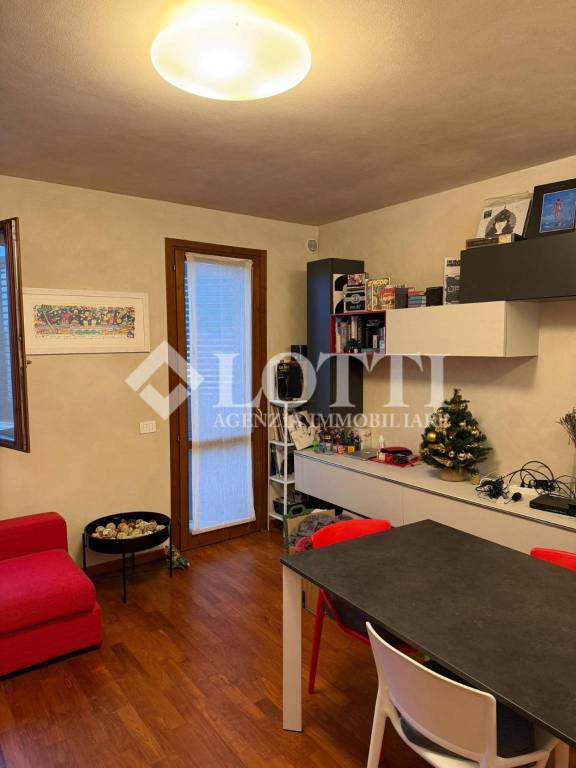 immagine annuncio 1 di 14