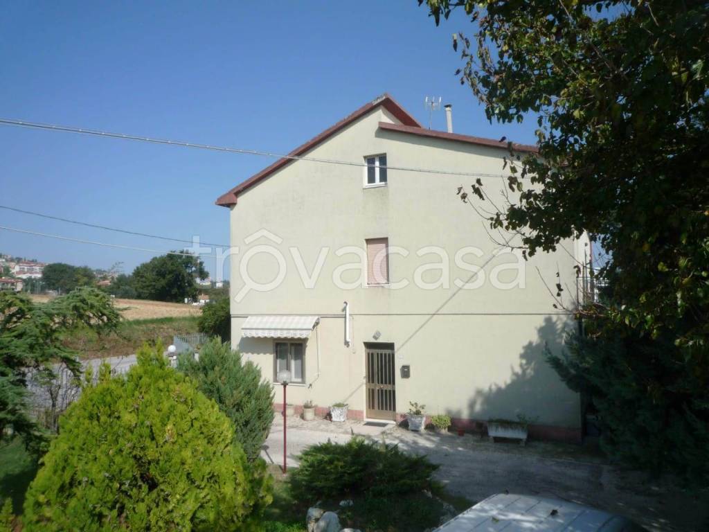 appartamento in vendita ad Osimo in zona Campocavallo