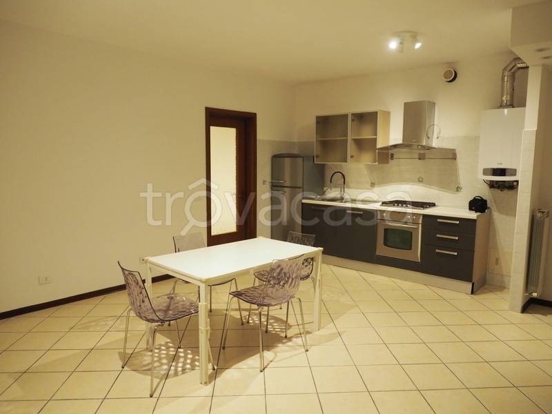 appartamento in affitto a Modena in zona Amendola