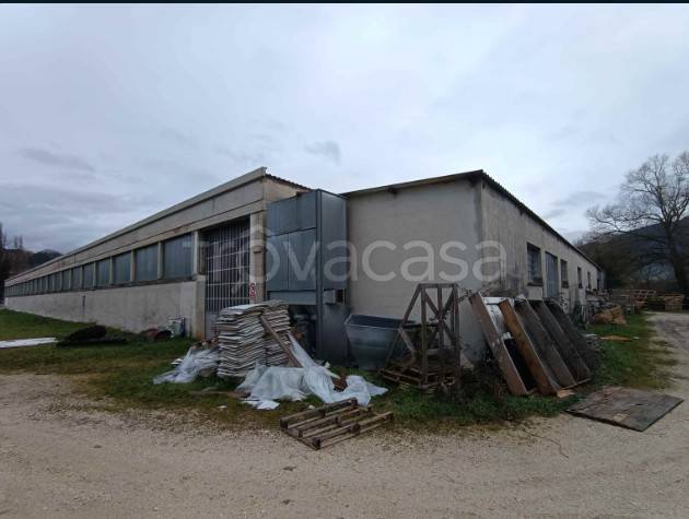 negozio in vendita a Spoleto in zona San Martino