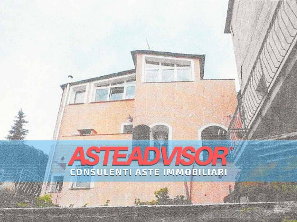 casa indipendente in vendita ad Imperia in zona Montegrazie