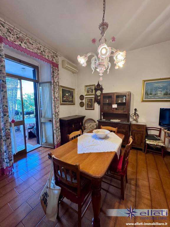 casa indipendente in vendita a Massa in zona Centro Storico