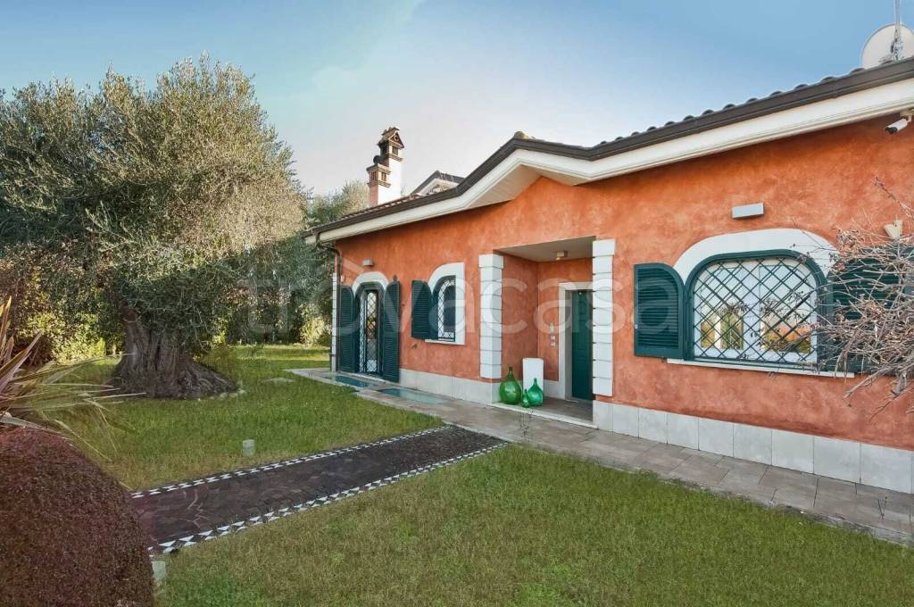 casa indipendente in vendita a Grottaferrata