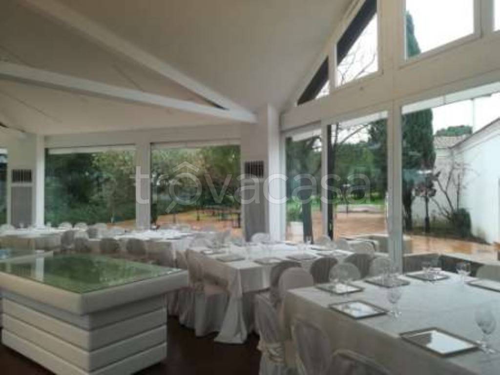 negozio in vendita a Troia