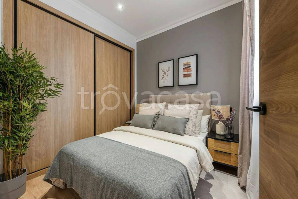 appartamento in affitto a Napoli in zona Chiaia