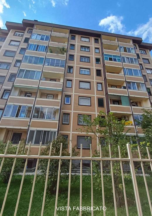 appartamento in vendita a Milano in zona Gallaratese