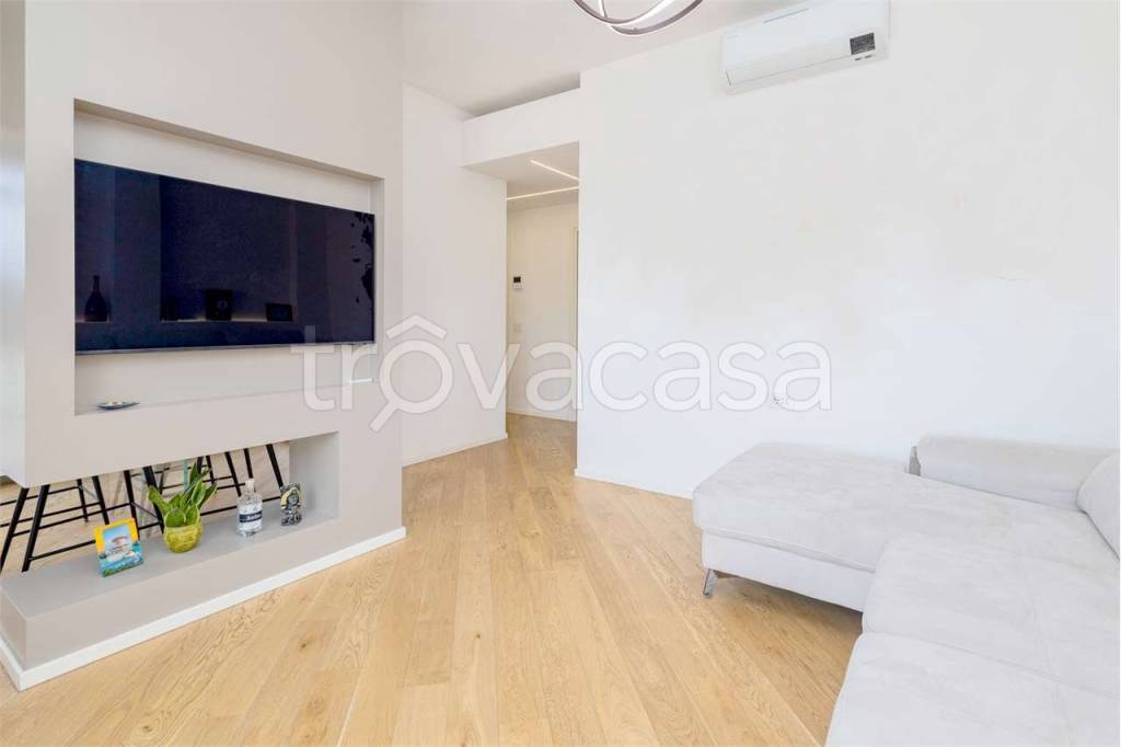 immagine annuncio 1 di 8