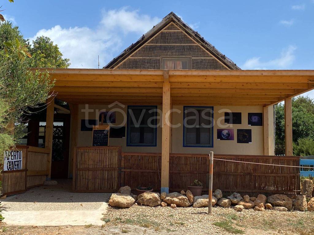 Immobili commerciali in vendita a Cabras - TrovaCasa