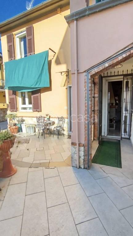 casa indipendente in vendita a Sarzana in zona Falcinello