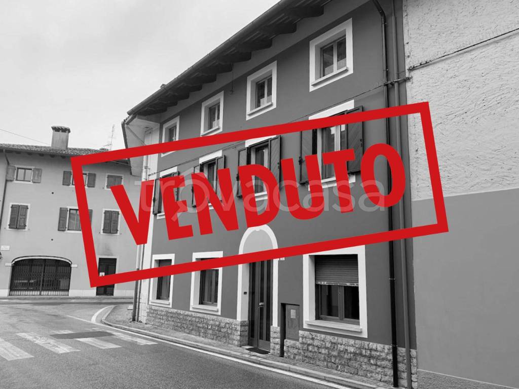 casa indipendente in vendita a Dignano