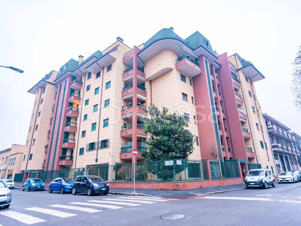 appartamento in vendita a Milano in zona Gorla