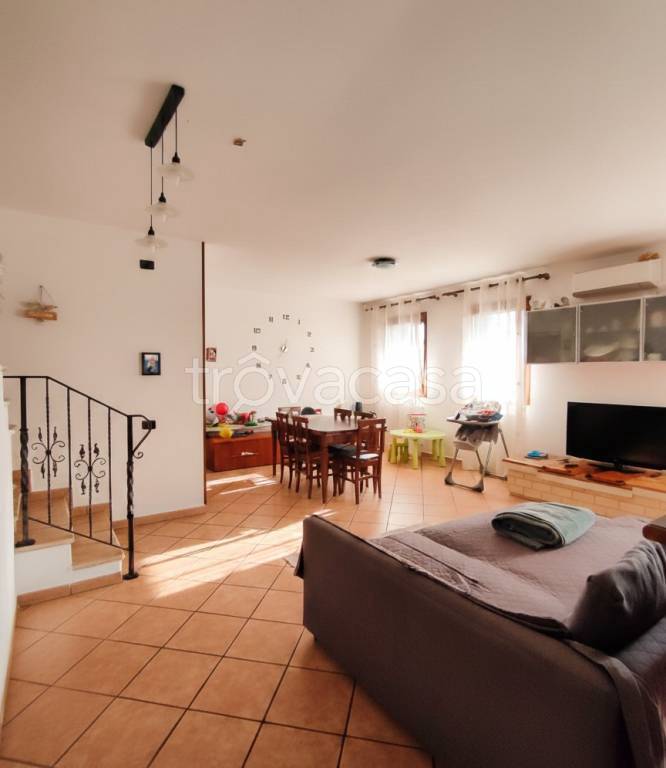 casa indipendente in vendita a Cavarzere