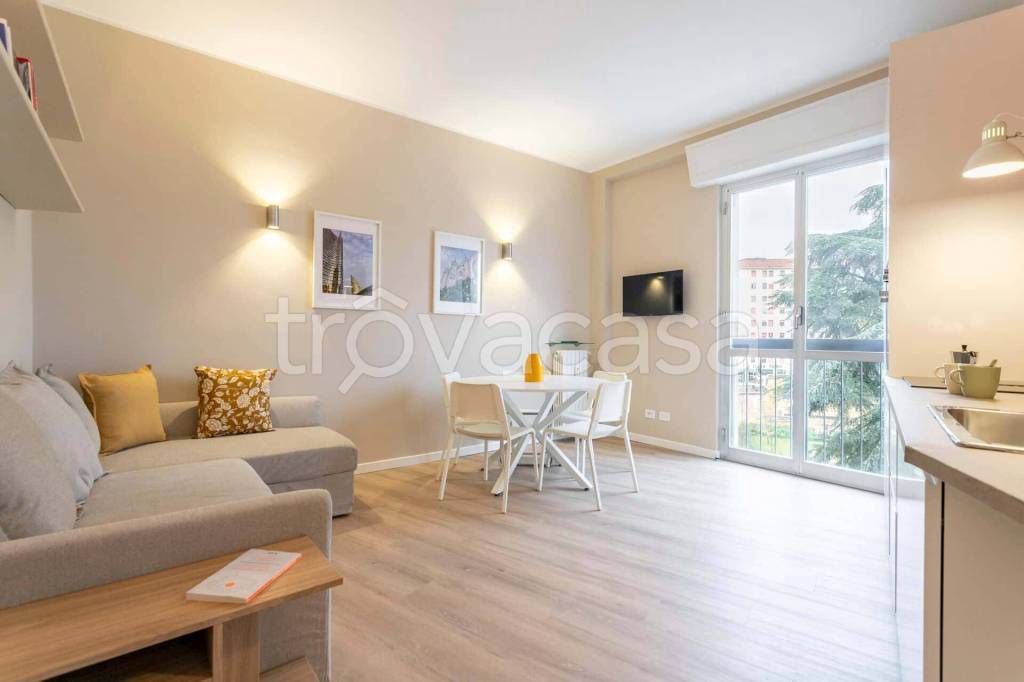 appartamento in affitto a Milano in zona Lorenteggio