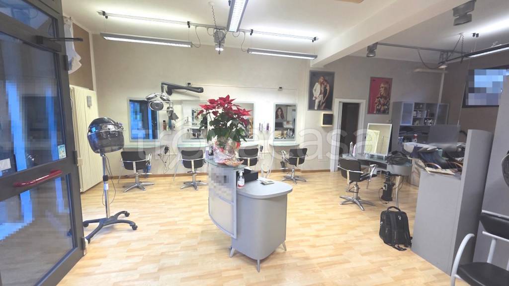 negozio in vendita a Valsamoggia in zona Crespellano