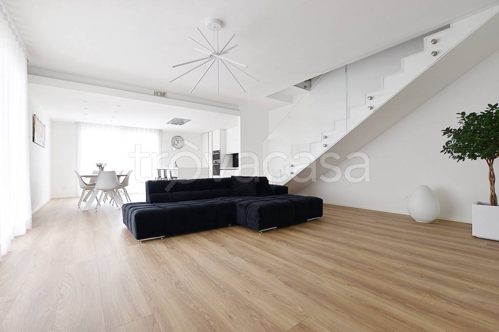 immagine annuncio 1 di 9