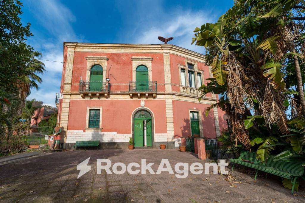 casa indipendente in vendita a Giarre