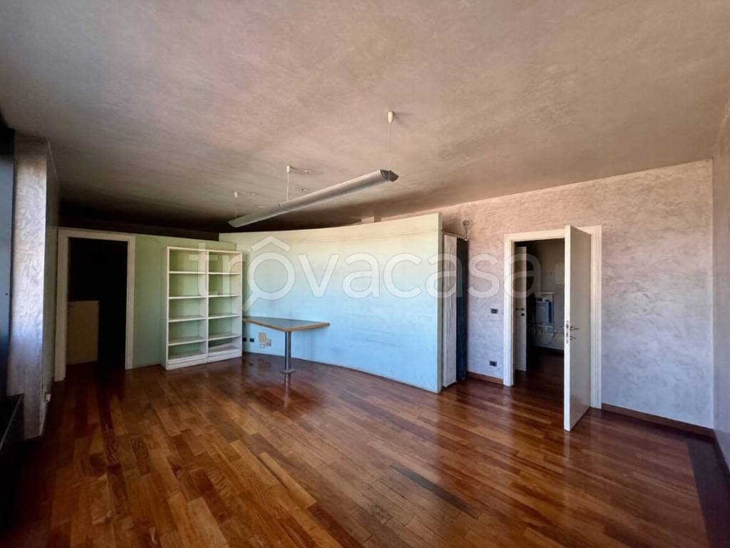 immagine annuncio 1 di 8