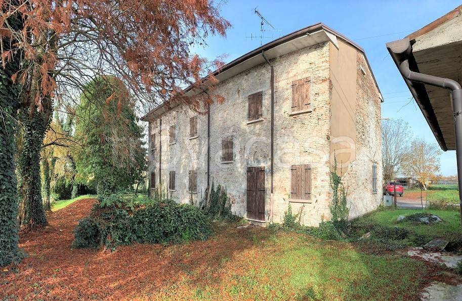 casa indipendente in vendita a Roncoferraro in zona Casale