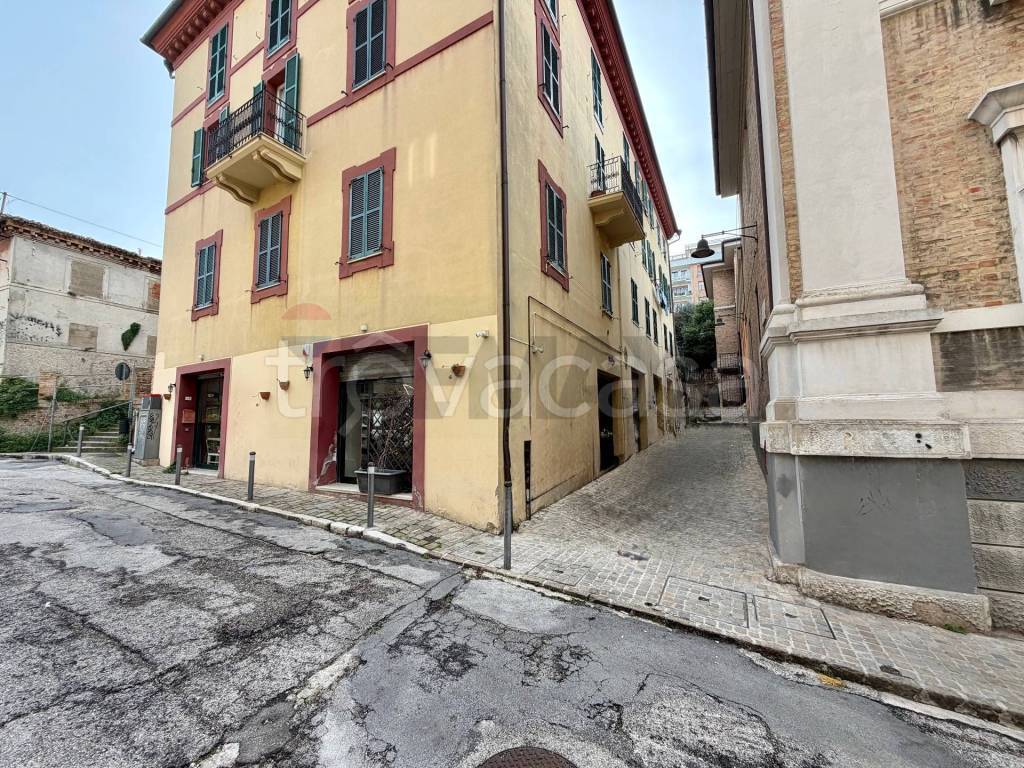 immagine annuncio 1 di 8