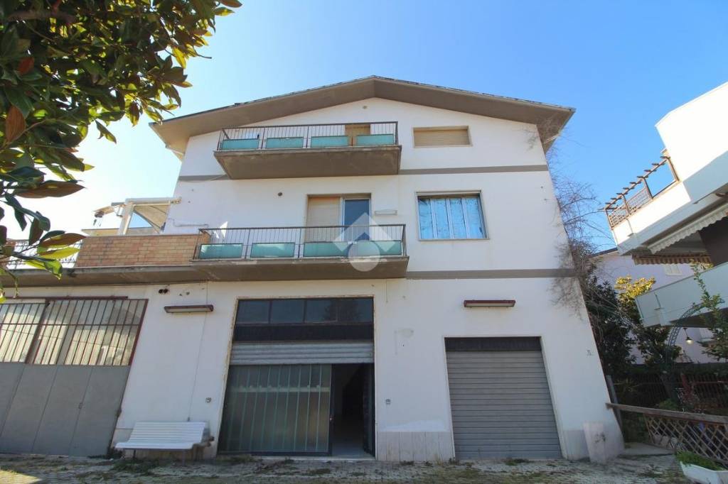 immagine annuncio 11 di 12