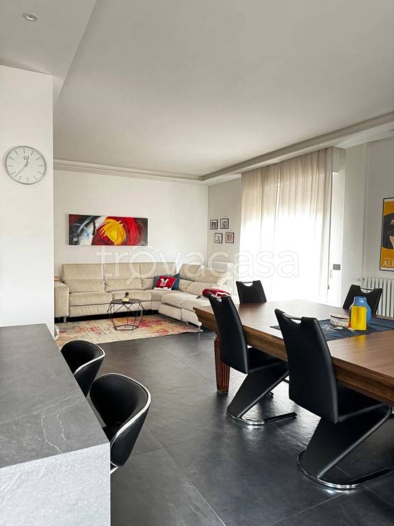 immagine annuncio 1 di 8