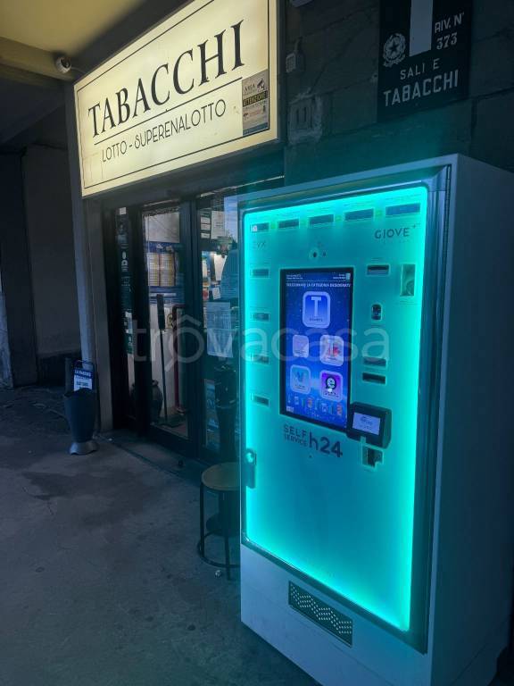 negozio in vendita a Firenze in zona Isolotto