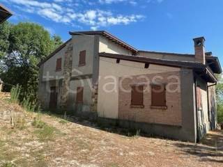 casa indipendente in vendita a Lugagnano Val d'Arda in zona Prato Ottesola