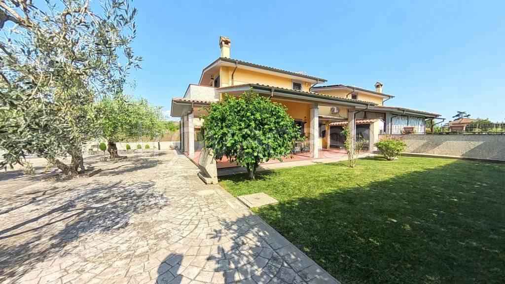 casa indipendente in vendita a Fiano Romano