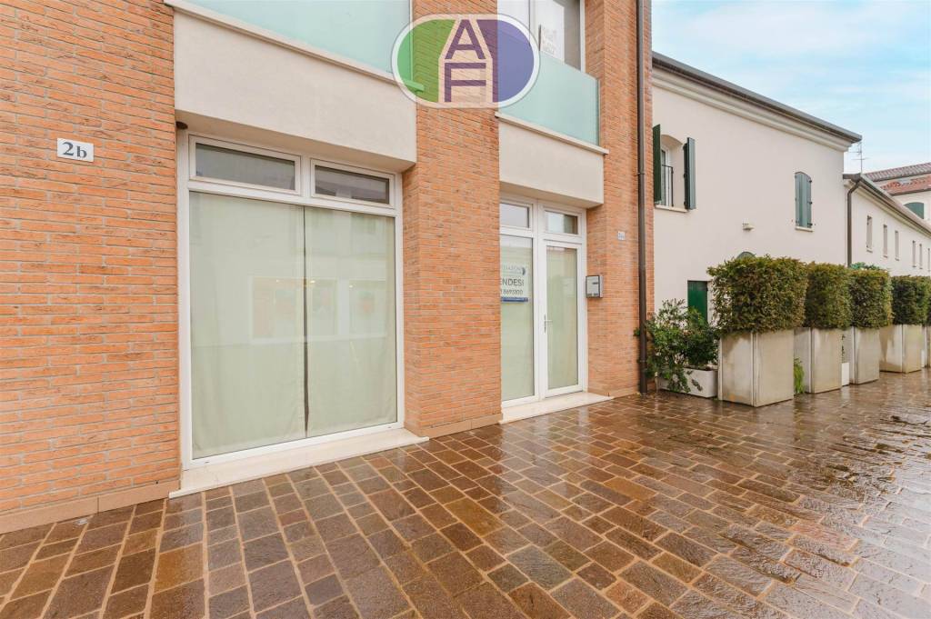 negozio in vendita a Mira in zona Marano