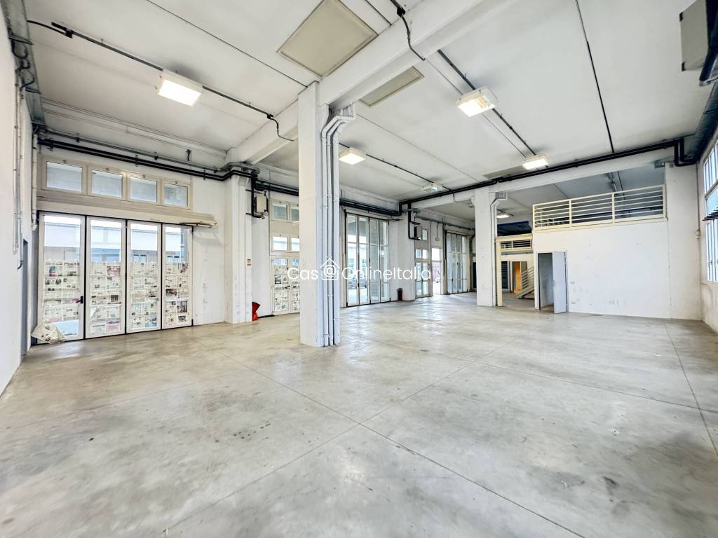 locale di sgombero in vendita a Firenze