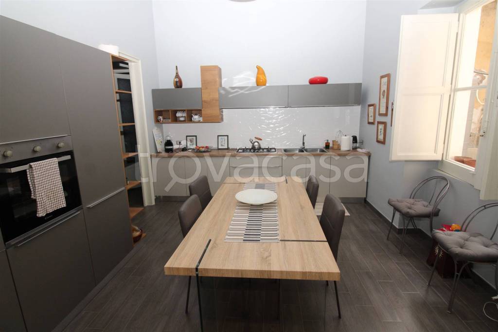 casa indipendente in vendita a Lentini