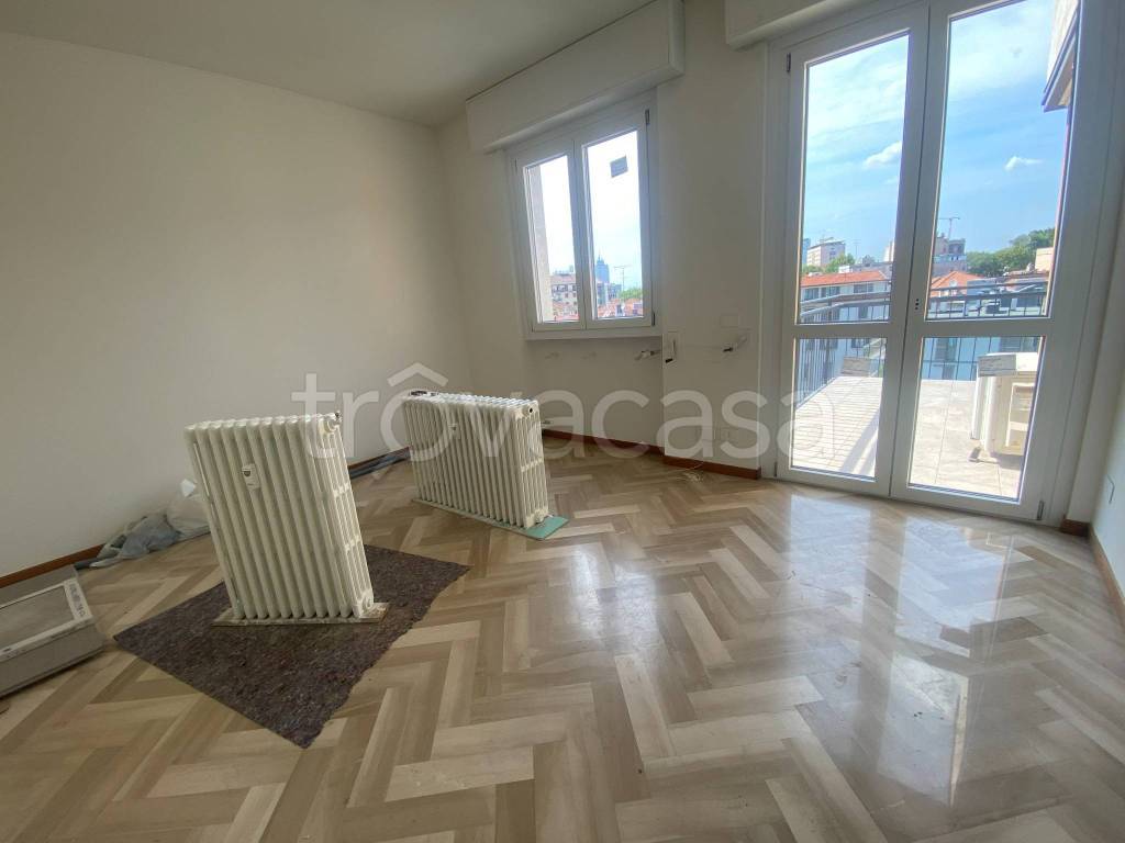 immagine annuncio 1 di 14