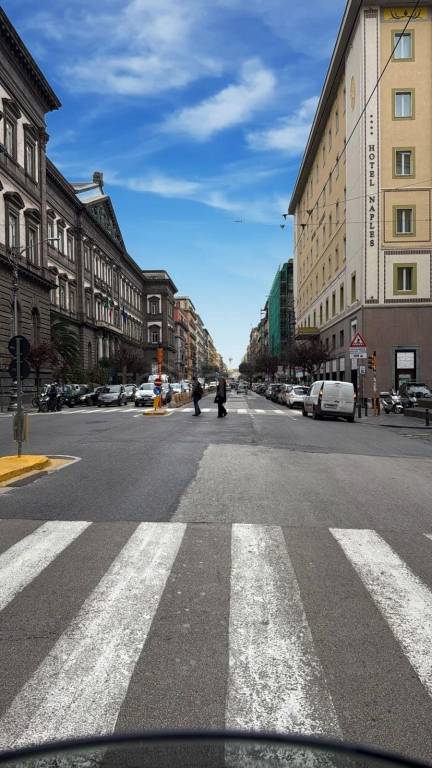 negozio in vendita a Napoli in zona Pendino / San Giuseppe