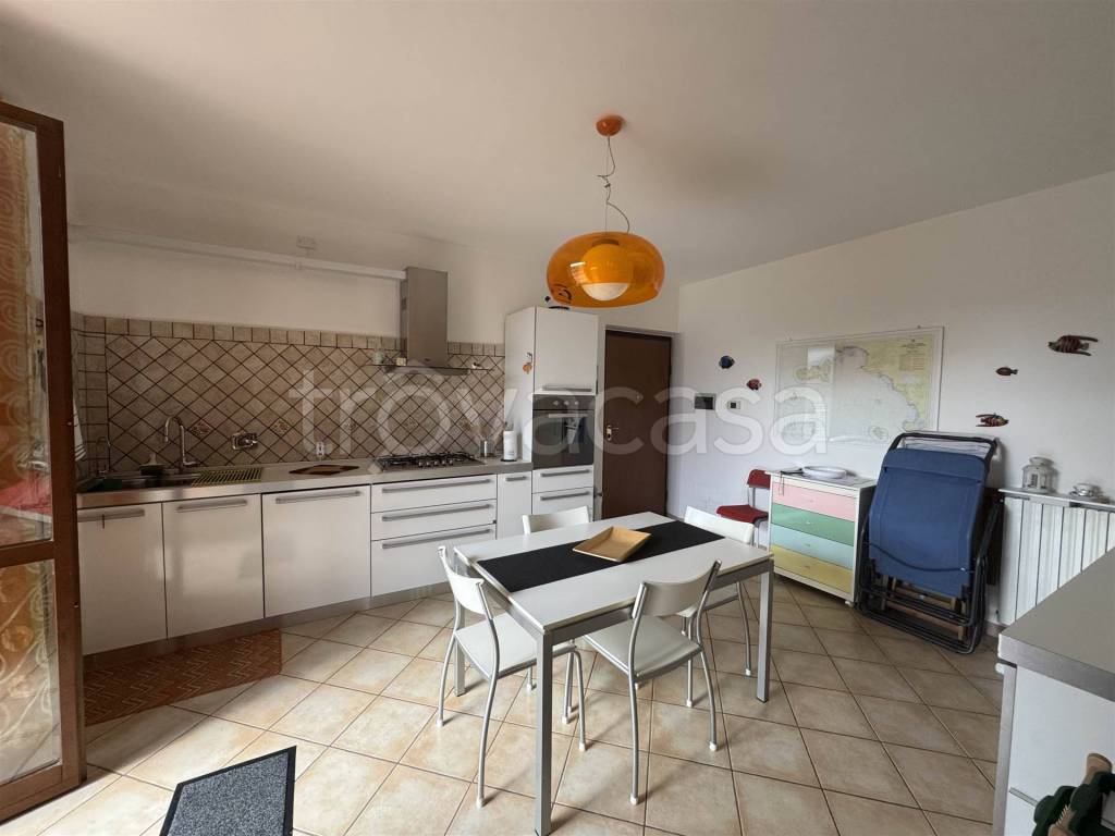 appartamento in vendita a Scarlino in zona Scarlino Scalo