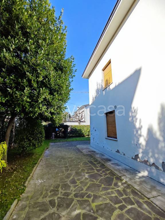 immagine annuncio 1 di 8