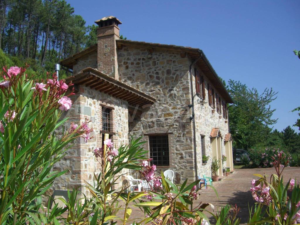 casa indipendente in vendita a Buti
