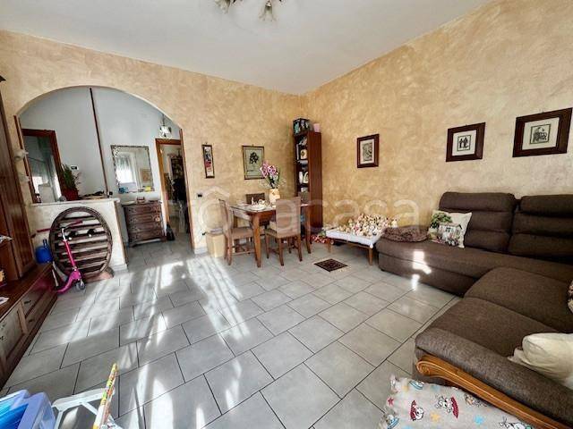 appartamento in vendita a Carrara in zona Marina di Carrara