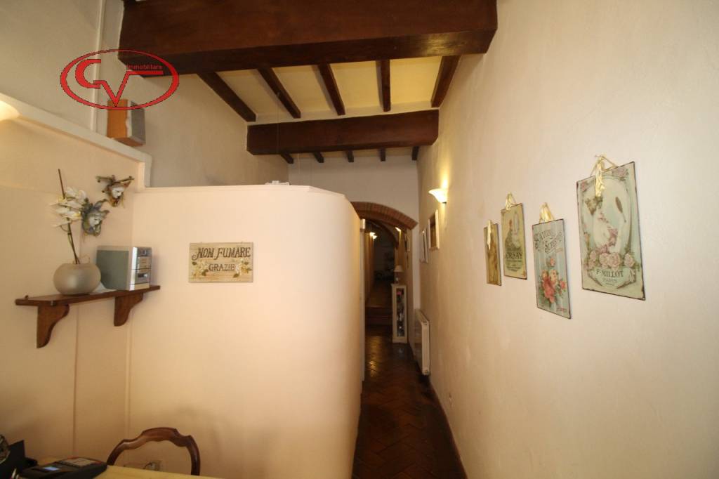 negozio in vendita a Figline e Incisa Valdarno in zona Figline Valdarno