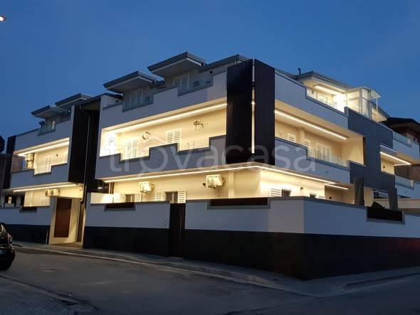 immagine annuncio 1 di 8