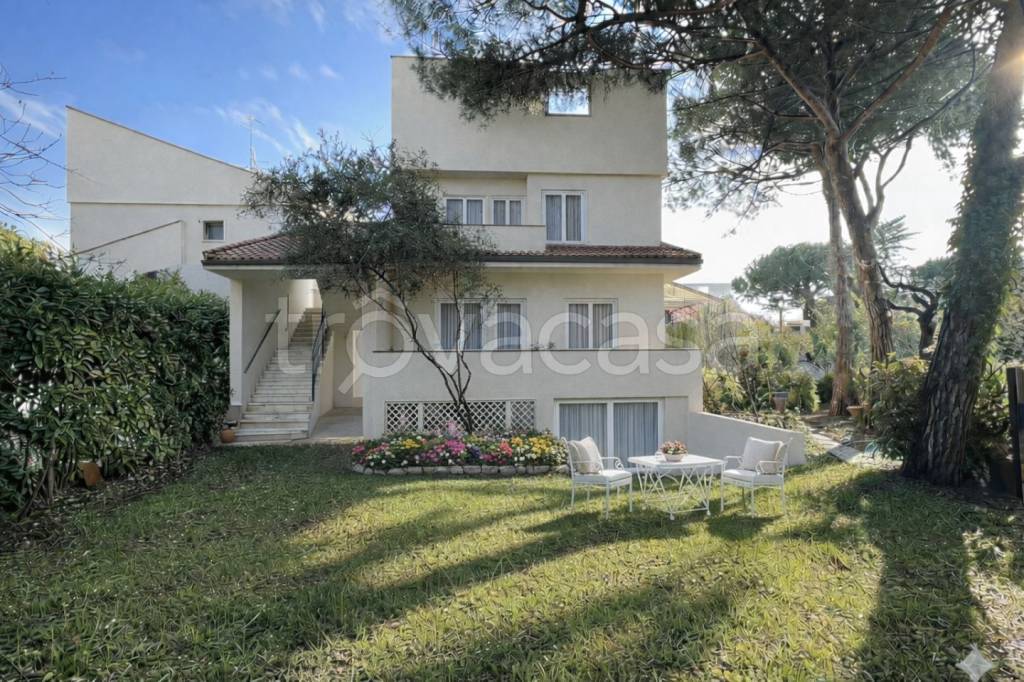 casa indipendente in vendita a Rosignano Marittimo in zona Castiglioncello