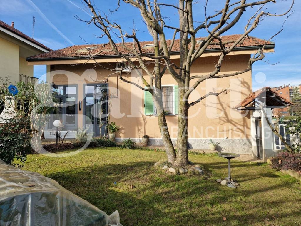 casa indipendente in vendita a Trofarello
