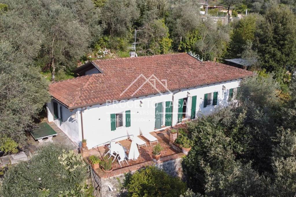 casa indipendente in vendita a Pietrasanta