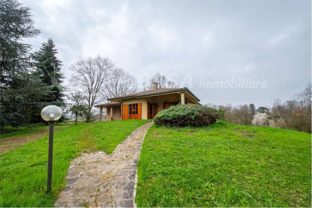 casa indipendente in vendita a Sala Baganza in zona Maiatico