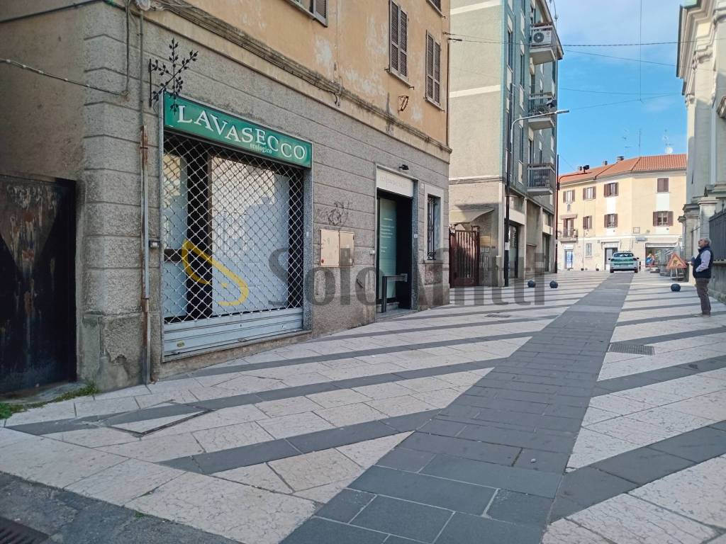 negozio in affitto a Nova Milanese