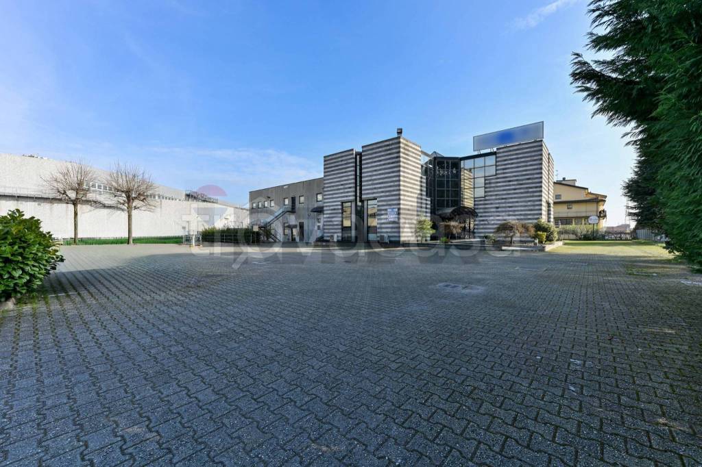 negozio in affitto a Cernusco sul Naviglio