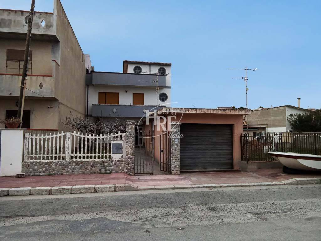 Ruime villa fronte mare met directe strandtoegang - Bovalino