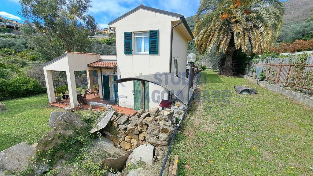 casa indipendente in vendita a Castellaro