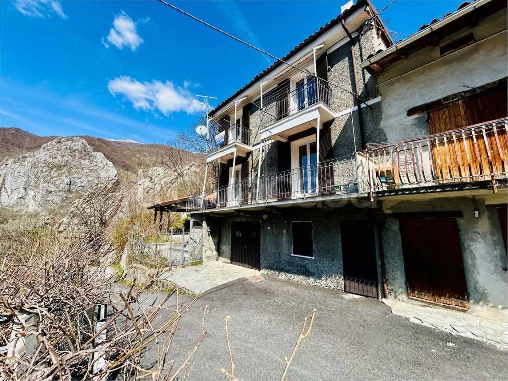 casa indipendente in vendita a Garessio